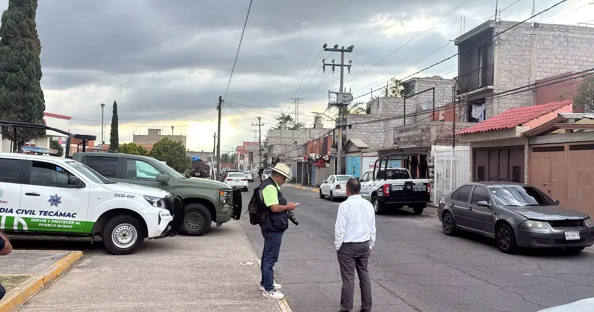 La crisis involucra a varios menores y se desarrolla un operativo de negociación.