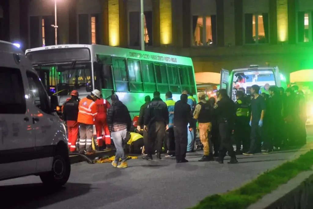Guadalupe Merlos, de 18 años, fue atropellada por un colectivo en la costa. Investigaciones apuntan a una falla mecánica.
