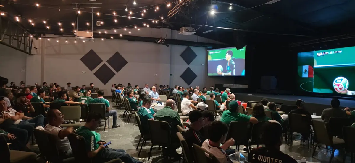 La reunión combinó la pasión por el fútbol con un mensaje de fe y convivencia.