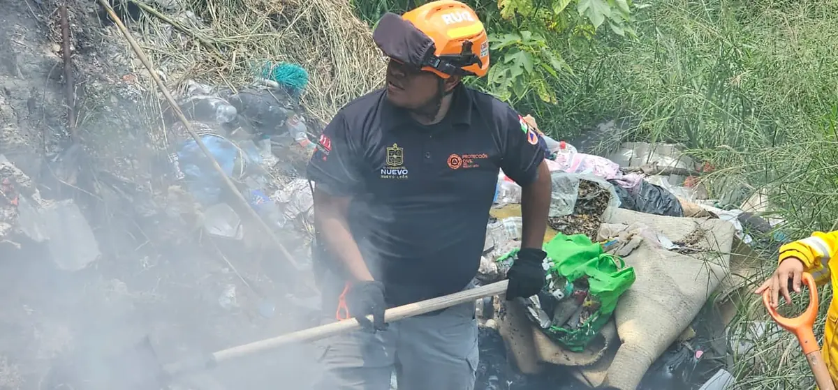 La intervención rápida de Bomberos y Protección Civil evitó afectaciones a viviendas.