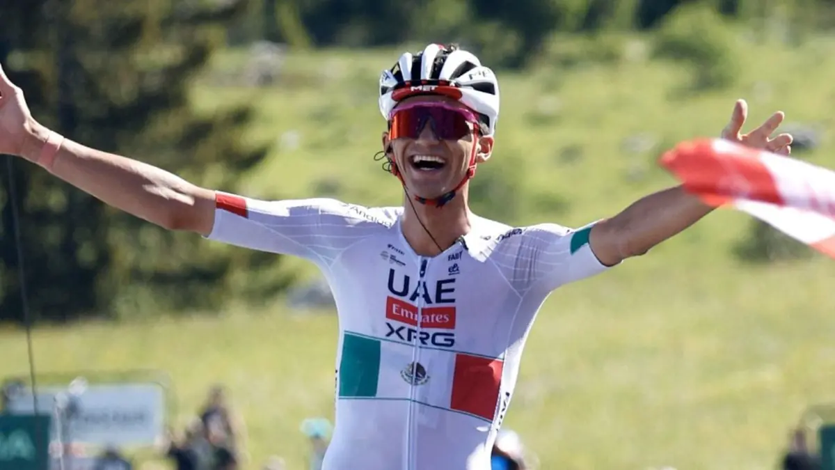 El ciclista mexicano logró su segundo triunfo consecutivo en Francia, destacando su potencial para el ciclismo internacional.
