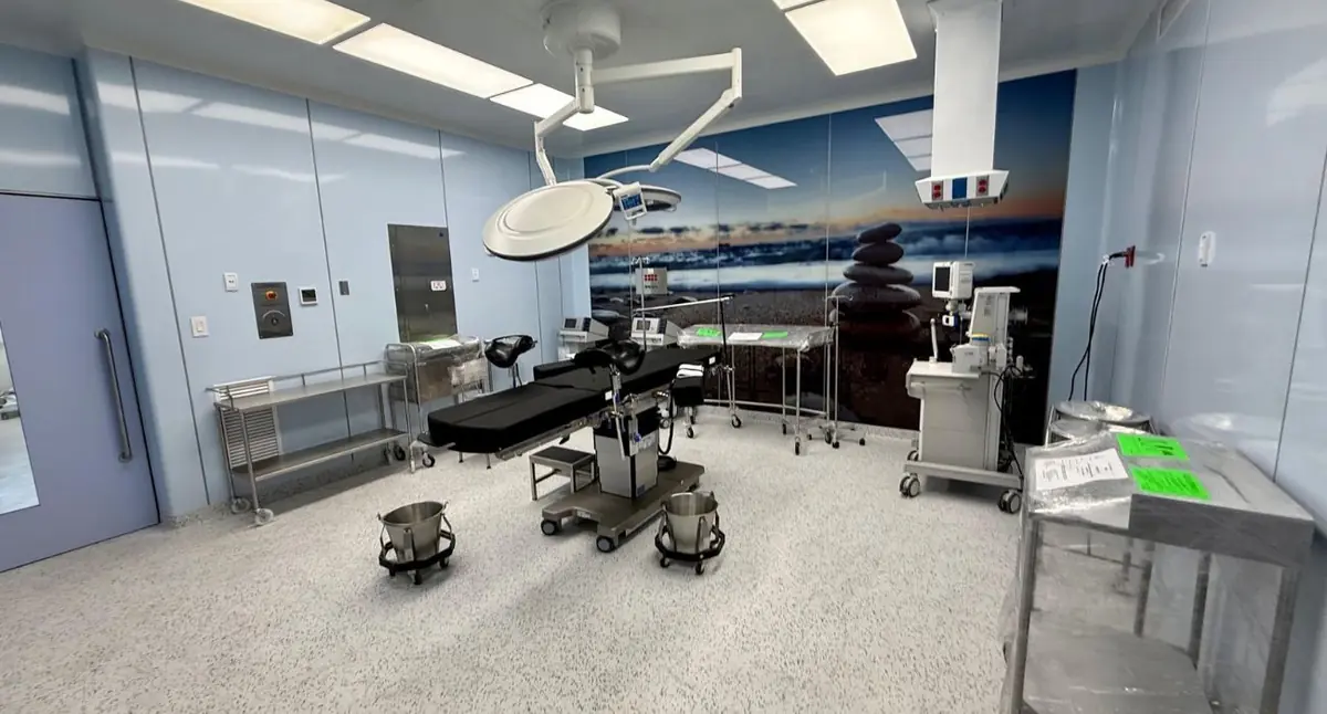 La modernización de quirófanos busca mejorar la atención médica en Nuevo León.