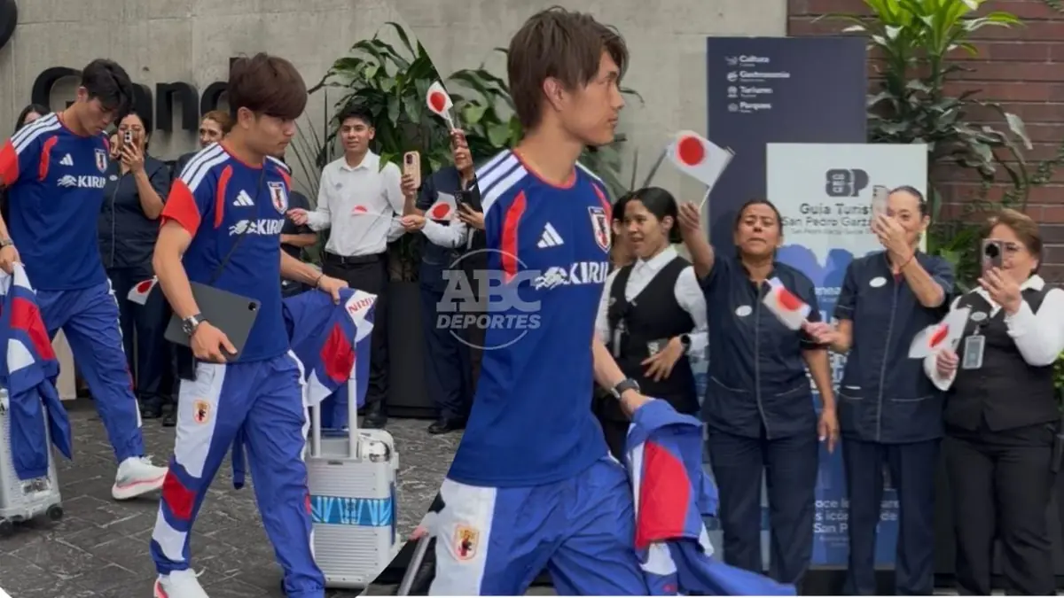 La selección japonesa agradece el apoyo de los aficionados antes de su viaje a Nashville.
