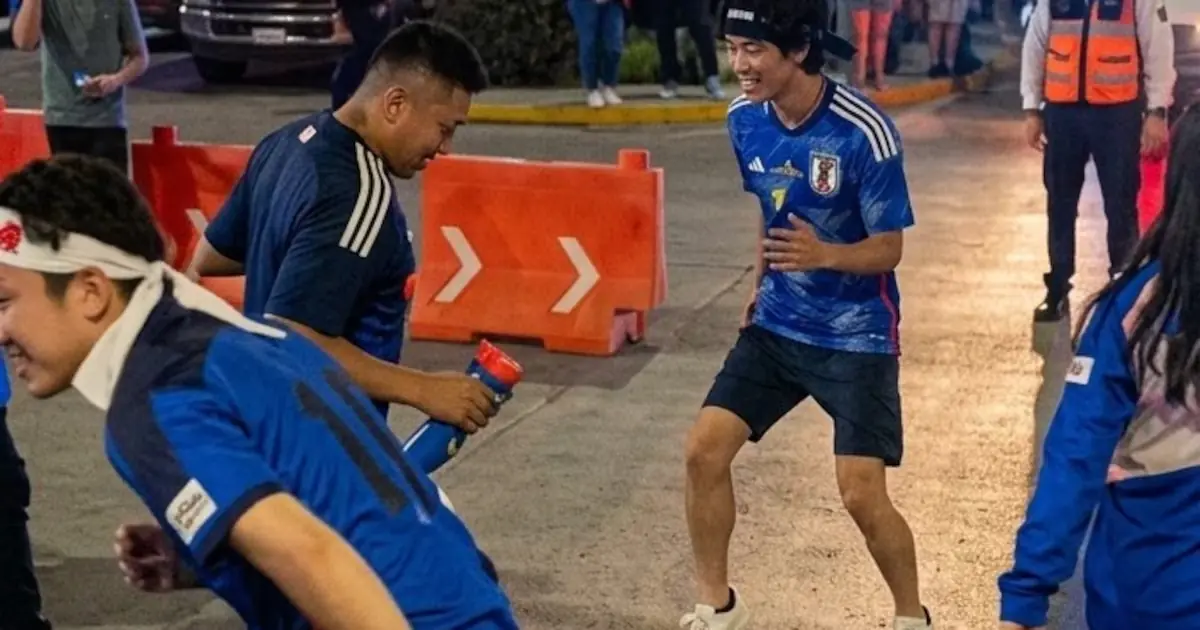 La alegría por el triunfo de Japón en el Mundial desata una fiesta multicultural en las calles de Monterrey.
