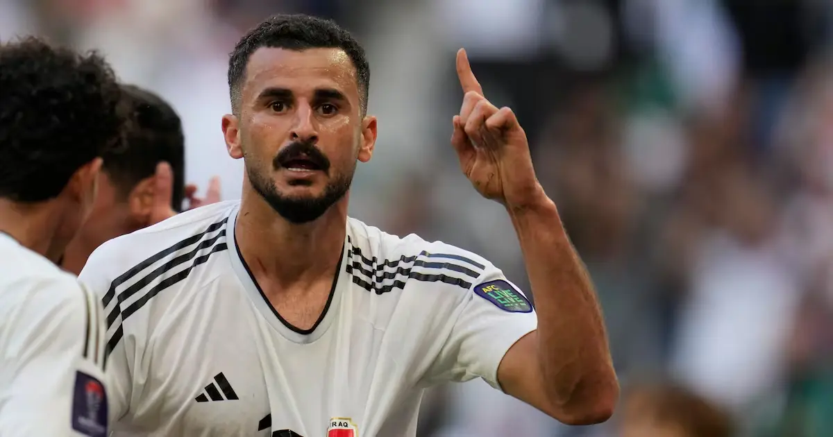 Aymen Hussein, figura clave del equipo iraquí, fue interrogado por horas al llegar a Chicago.