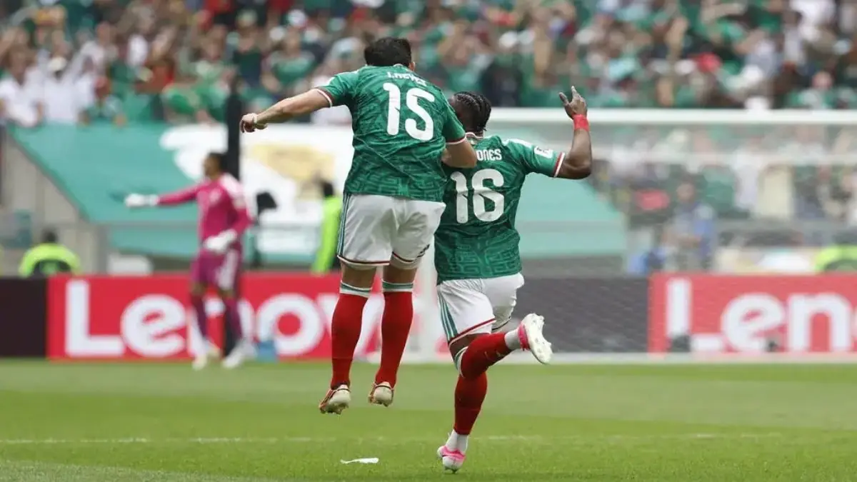 El delantero mexicano impresiona en la Copa del Mundo y despierta interés en Europa.