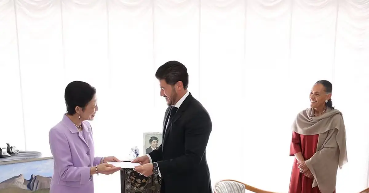 La llegada de la monarca japonesa coincide con el Mundial y busca fomentar lazos con Japón.