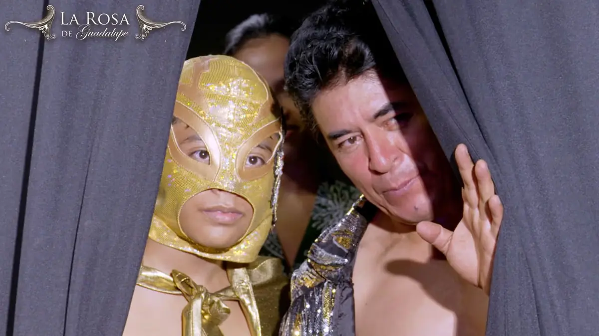 Este episodio aborda la lucha contra el acoso escolar y el empoderamiento a través de la lucha libre.