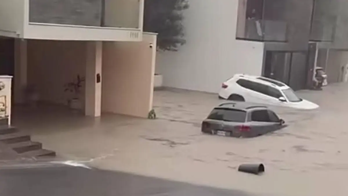 Las intensas lluvias afectan vialidades y ponen en riesgo a la población urbana.