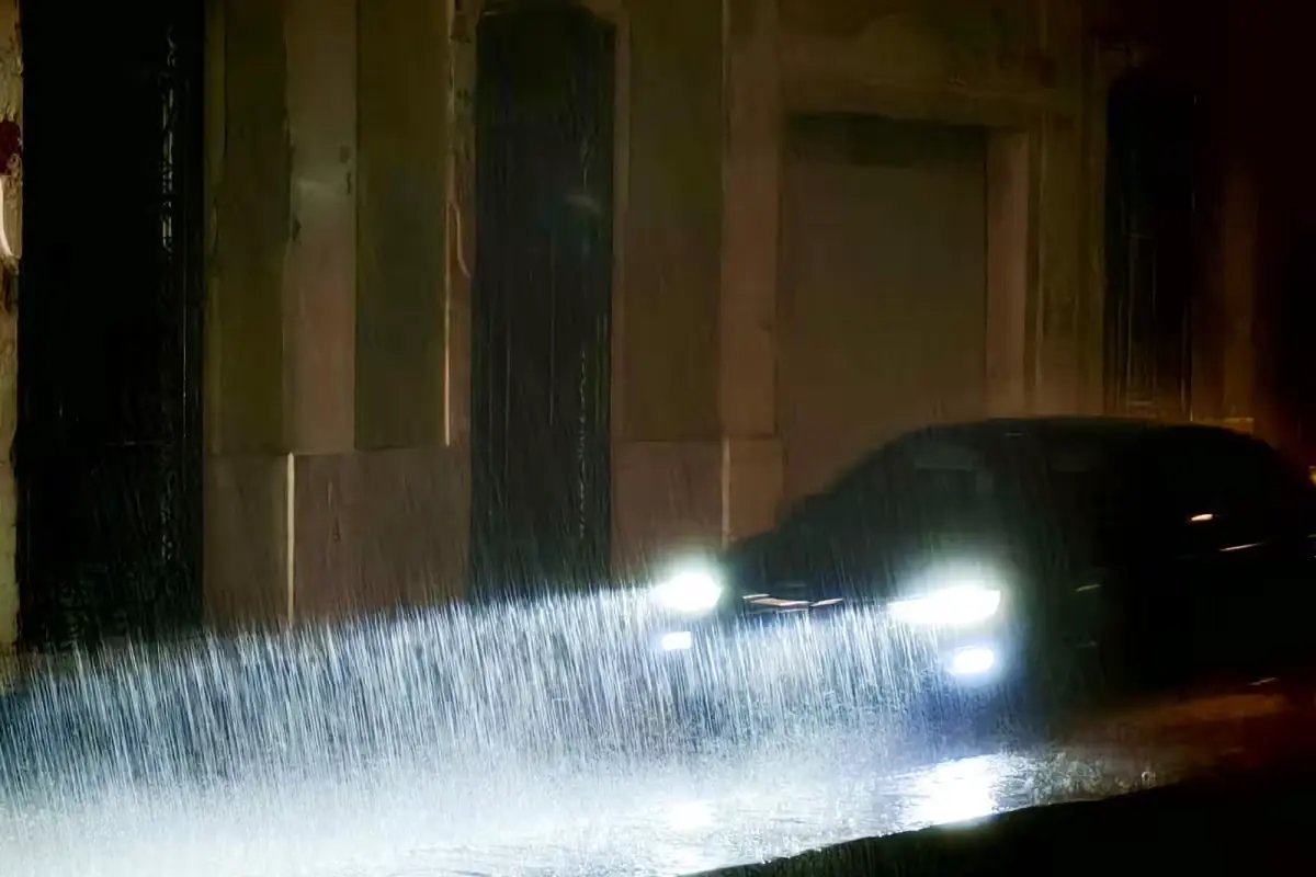 Las fuertes precipitaciones provocan caos vehicular y complicaciones en la ciudad.