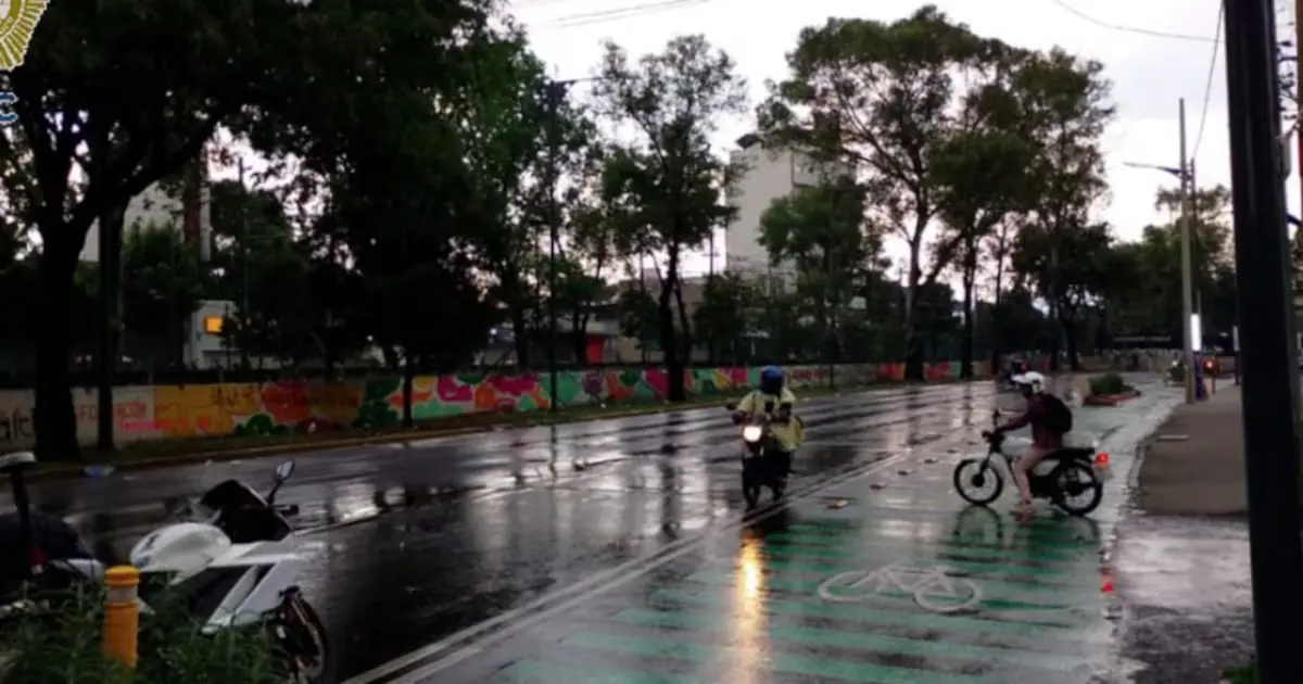 Las fuertes precipitaciones obligaron a cancelar actividades y revisar la seguridad en el FIFA Fan Festival.