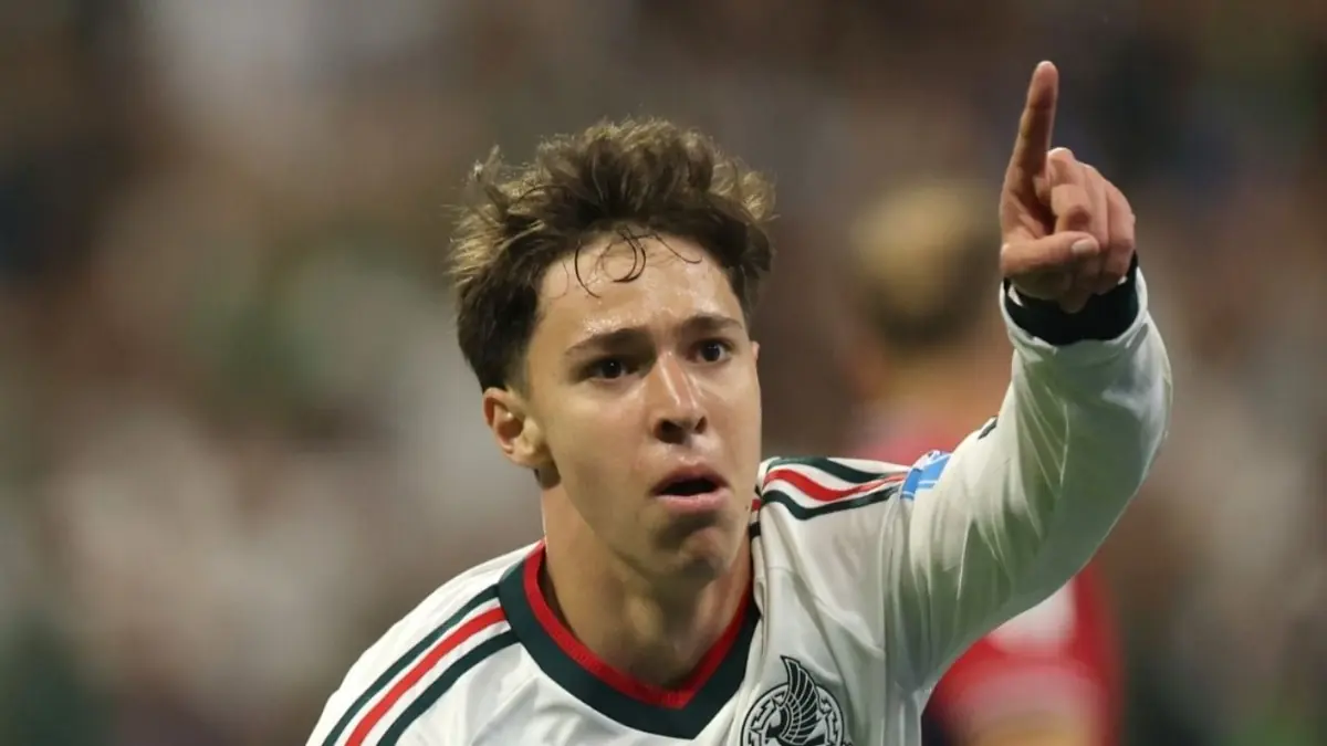 El futbolista hizo historia al marcar en la Copa del Mundo, destacando el talento regio.