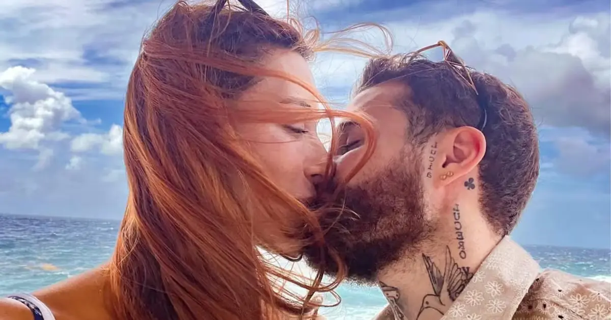 La pareja, conocida por su historia en 'La Casa de los Famosos', sorprende con su compromiso matrimonial.