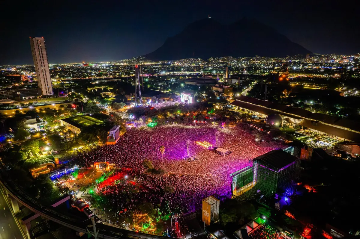 El evento en Monterrey celebra la cultura musical y la pasión por el fútbol.