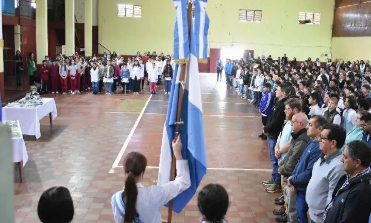 La ceremonia en San Pedro destaca el compromiso de las nuevas generaciones con el medio ambiente.