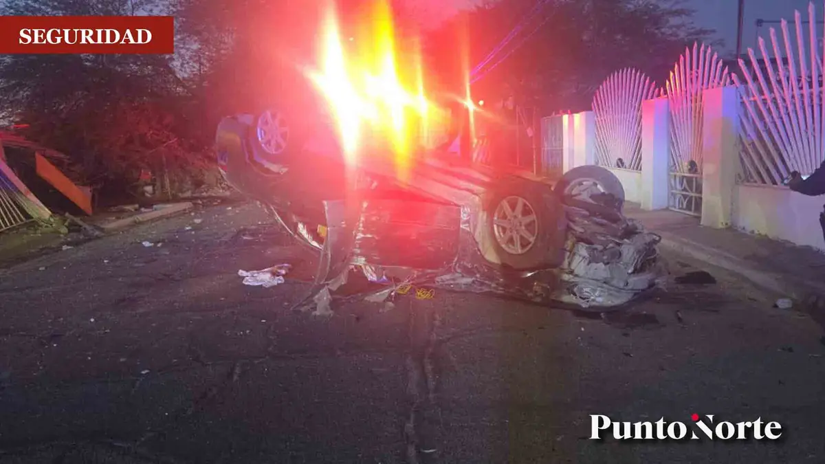 Un accidente automovilístico resultó en la muerte de una madre y su hija en la colonia Constitución, involucrando también al conductor.