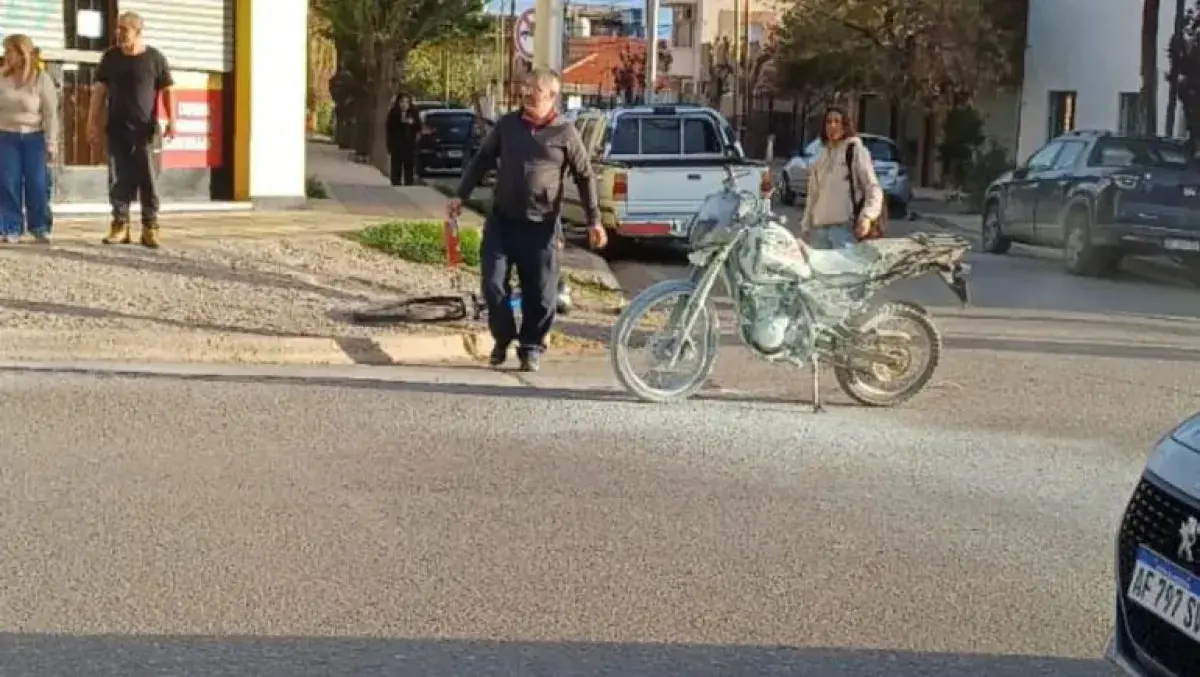 Una conductora sin licencia dejó heridos tras un accidente y deberá pagar seis millones de pesos.