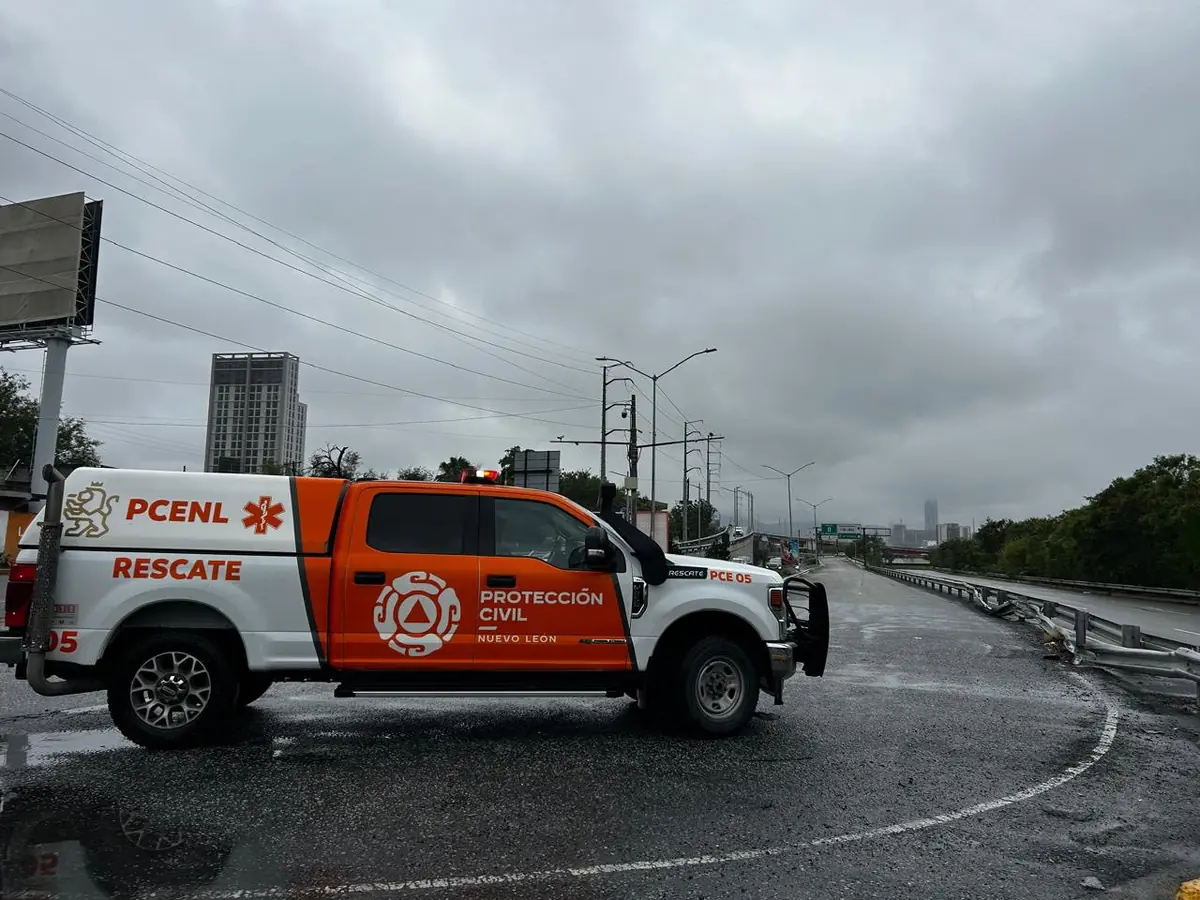 Una conductora resultó lesionada tras un estrellamiento en la mañana del jueves, sin requerir hospitalización.