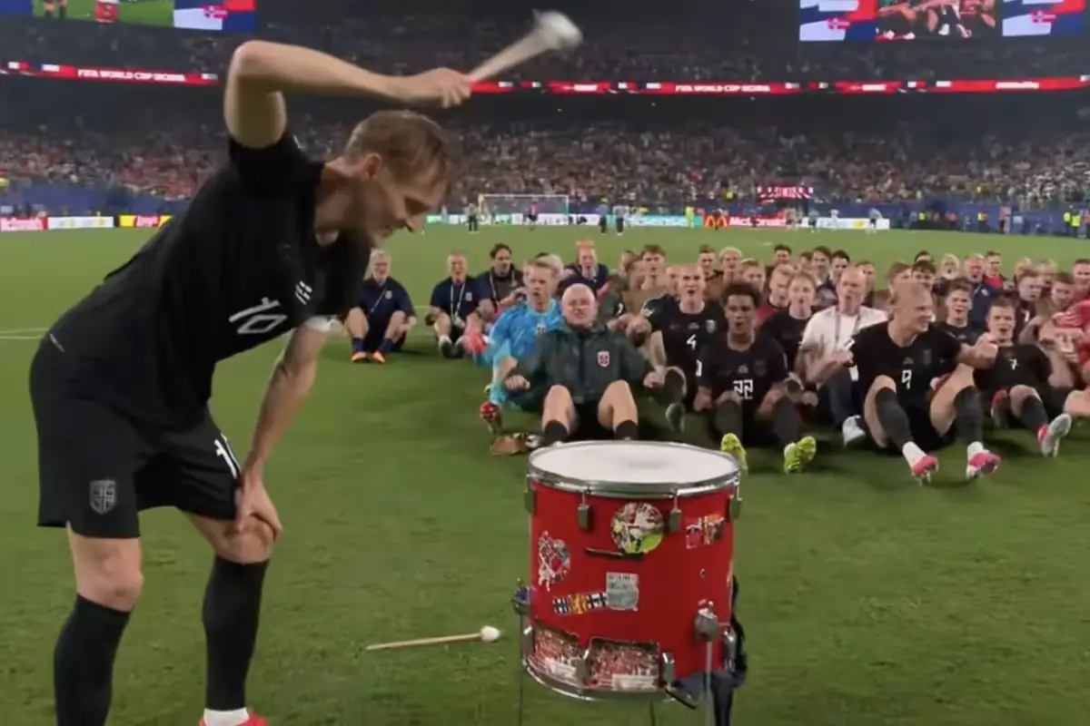 La selección de Noruega y sus aficionados compartieron un momento conmovedor tras clasificar a la siguiente ronda del Mundial 2026.