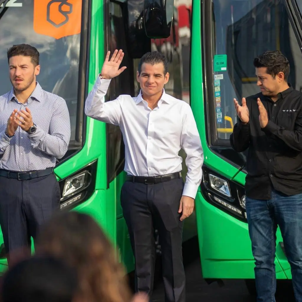 El Gobierno estatal avanza en proyectos para modernizar el transporte y la infraestructura vial en la metropolitana de Monterrey.