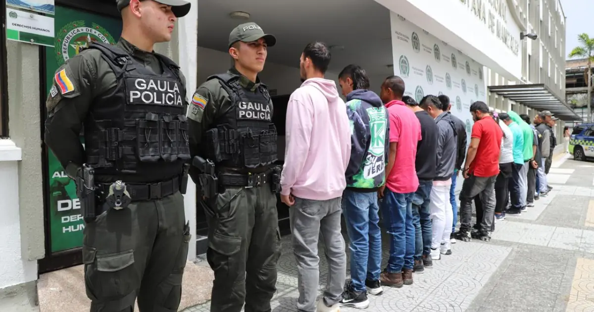 La Policía captura a 19 miembros del grupo criminal que extorsiona y trafica drogas.