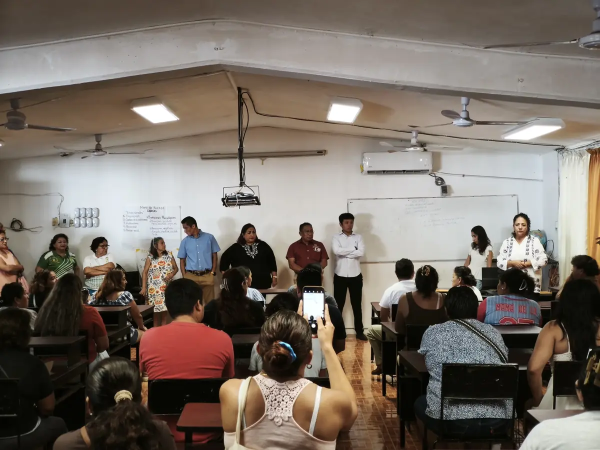 Padres exigen acciones contundentes ante presuntos abusos sexuales en la secundaria Serapio Rendón.