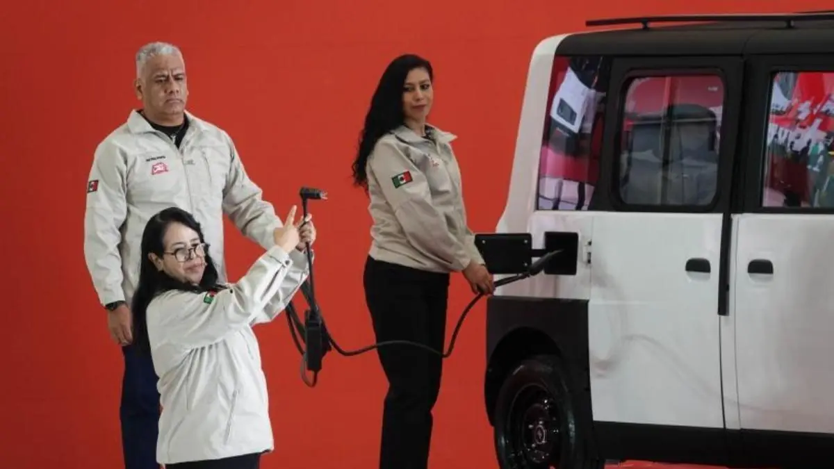 Este vehículo busca innovar el transporte urbano en México y crear una industria nacional.