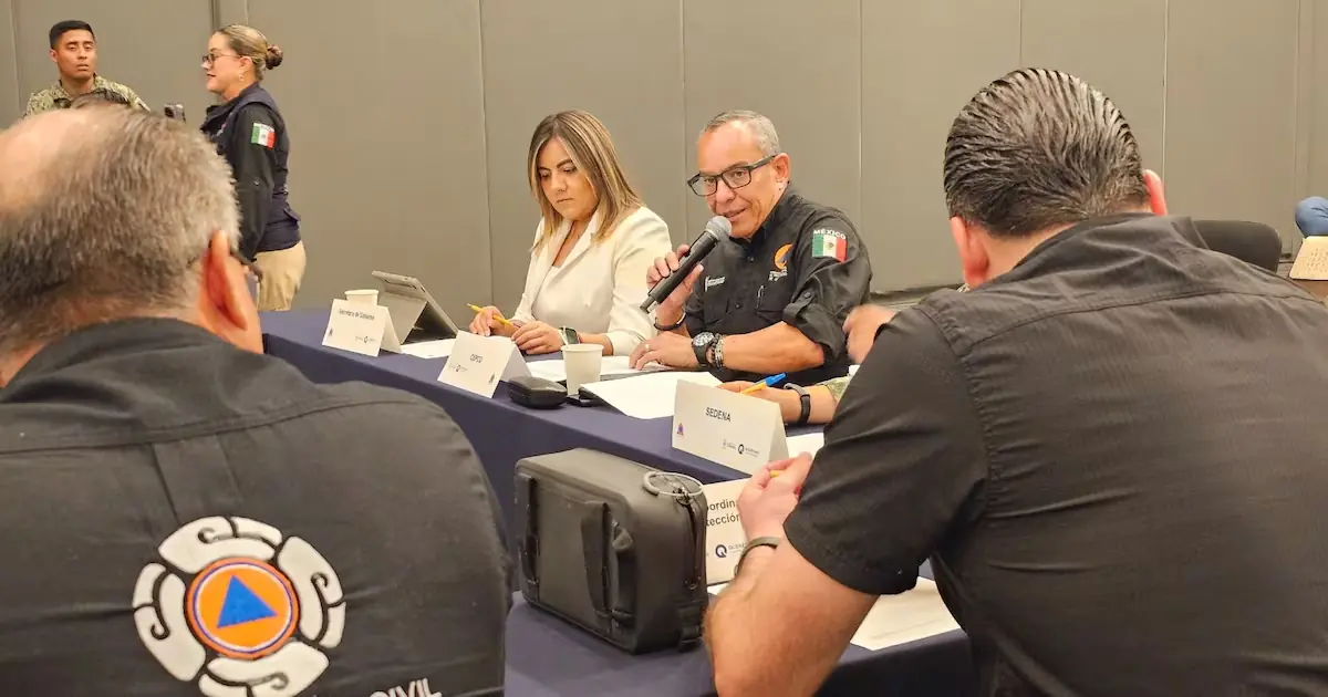 Autoridades locales y federales se reúnen para mejorar la gestión de emergencias por lluvias.