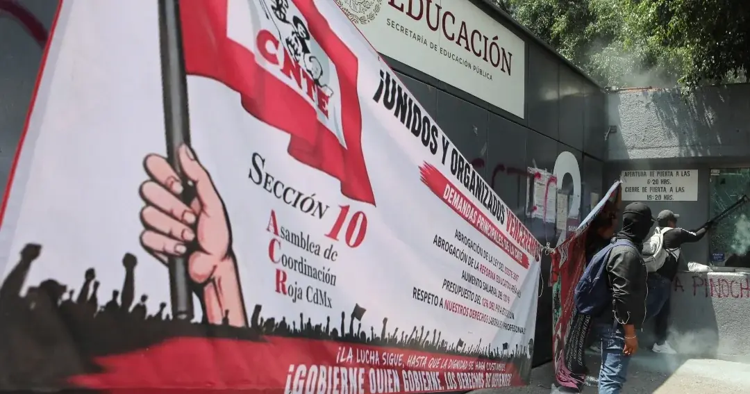Las manifestaciones por demandas magisteriales generan interrupciones en la capital justo antes del inicio del torneo.