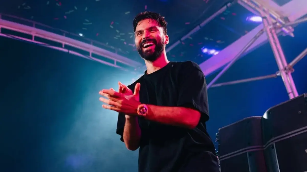 El DJ neerlandés ofrecerá un espectáculo gratuito el 29 de junio en el Parque Fundidora.