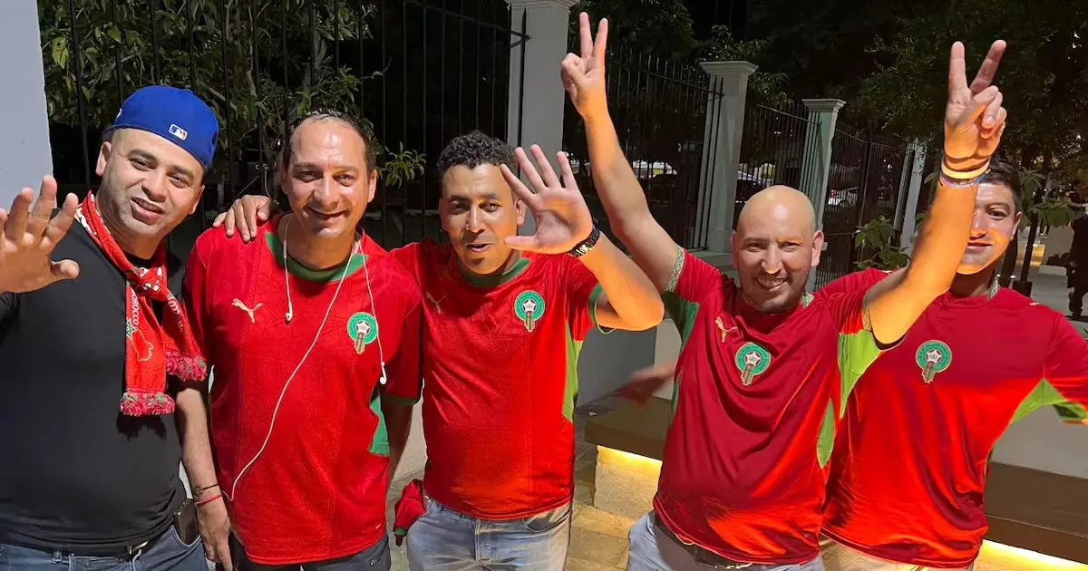 La comunidad marroquí se une a las festividades previas al partido contra Países Bajos.