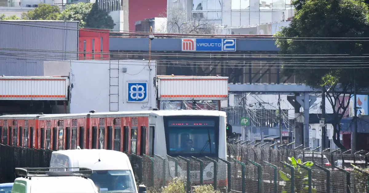 Tras días de complicaciones, la Línea 2 del Metro recupera circulación, aunque algunas estaciones aún permanecen cerradas.