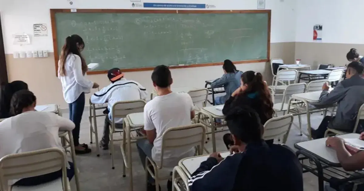 La incierta trayectoria profesional de jóvenes en Argentina requiere atención urgente.