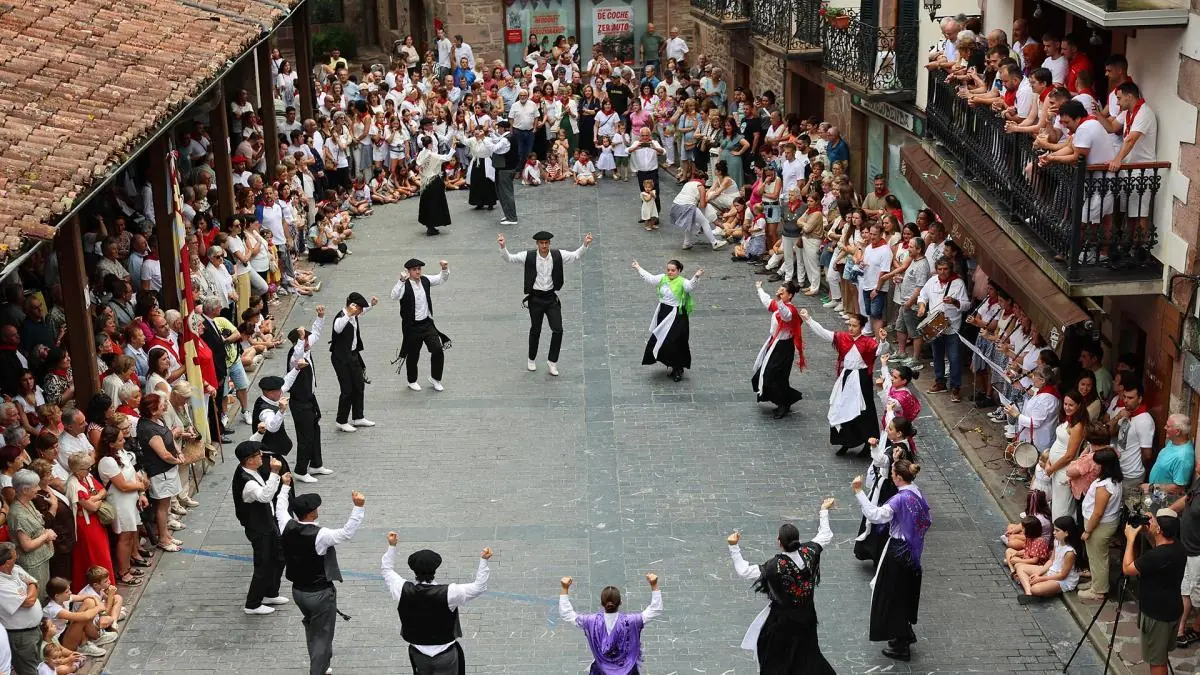 El pueblo conmemora 70 años de tradición con un emotivo homenaje a Juan Ramón Ostiz.