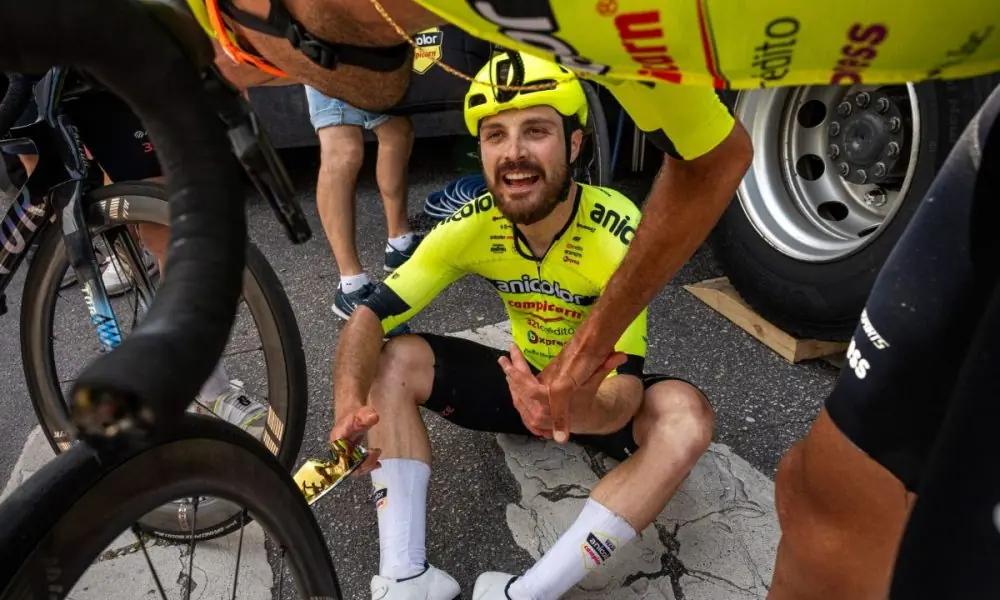 El velocista antioqueño se consolida en la competencia antes de la etapa final.