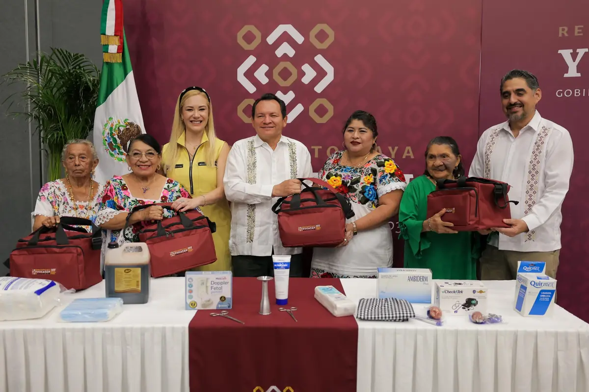 Una iniciativa que reconoce el papel de las parteras tradicionales en el sistema de salud.