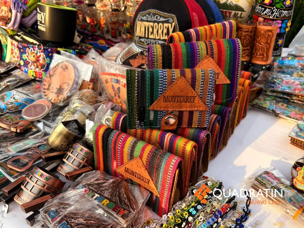 Los productos artesanales de la Sultana del Norte capturan la atención de turistas en el Mundial.