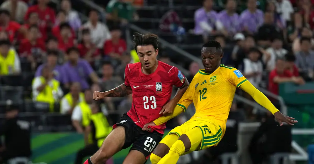 Con un gol de Taphelo Maseko, Sudáfrica asegura su lugar en los dieciseisavos.