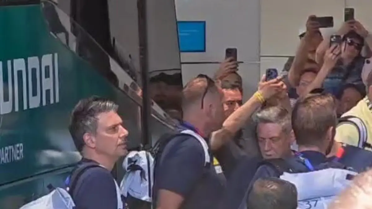 La selección sueca fue recibida con entusiasmo en su llegada a México para enfrentar a Túnez.