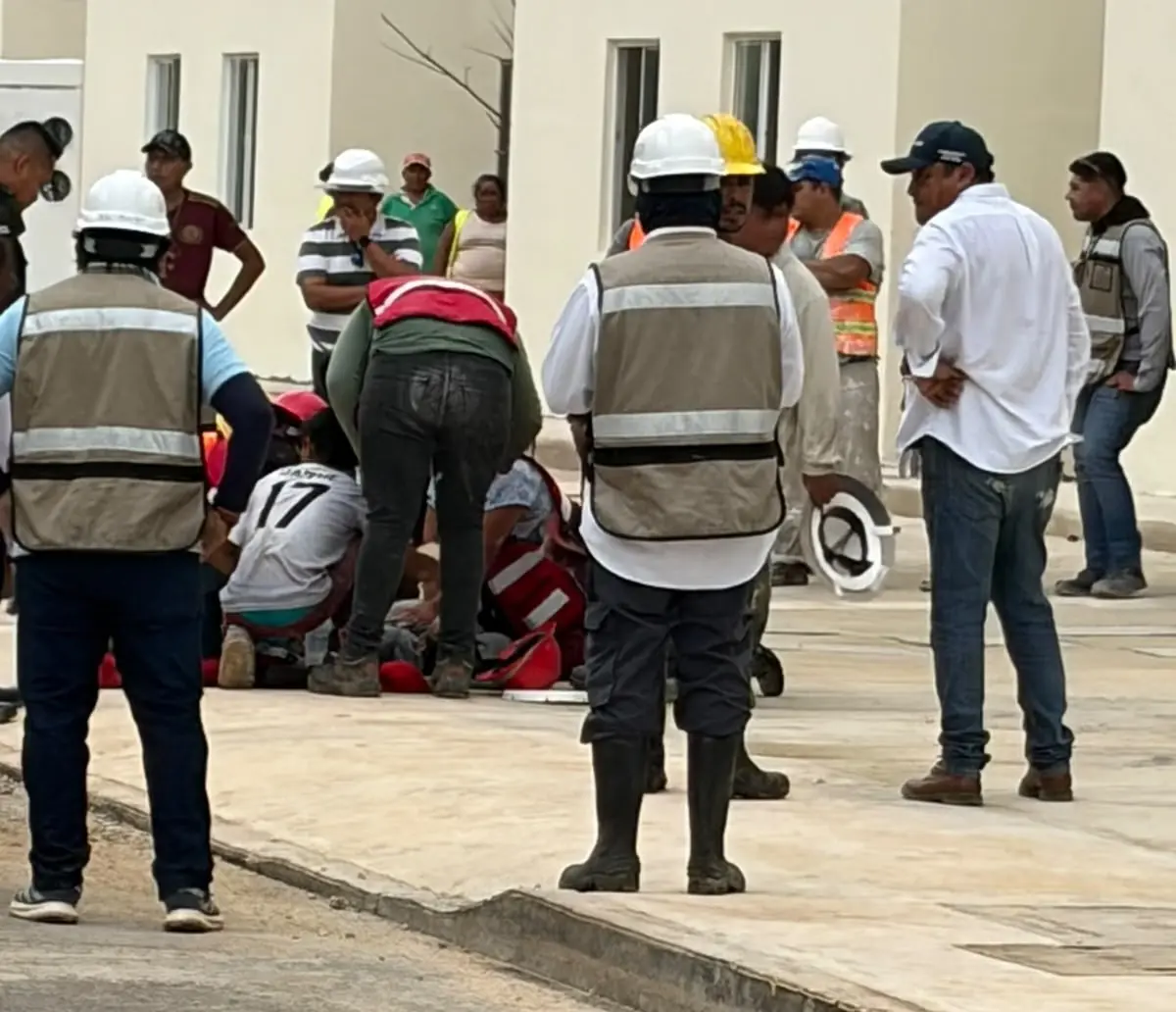 Un accidente laboral provoca la muerte de un obrero en Kanasín, destacando la necesidad de medidas de seguridad en obras.