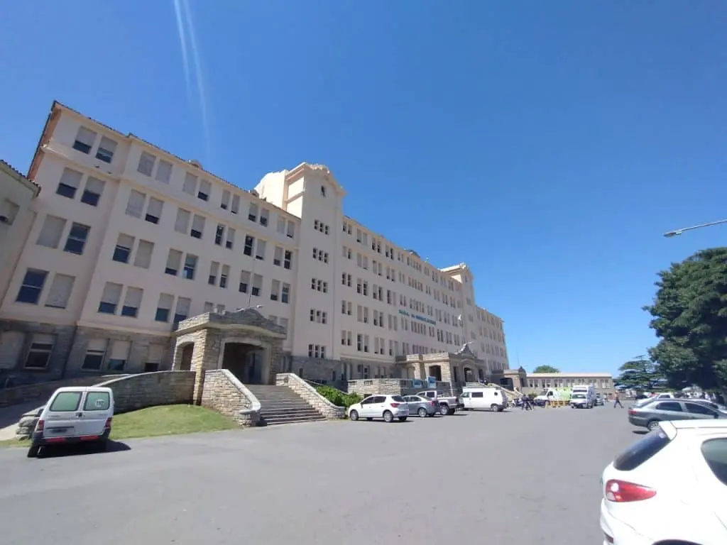 Una mujer de Berazategui fue derivada a un hospital especializado tras el trágico siniestro que dejó un muerto y varios heridos.