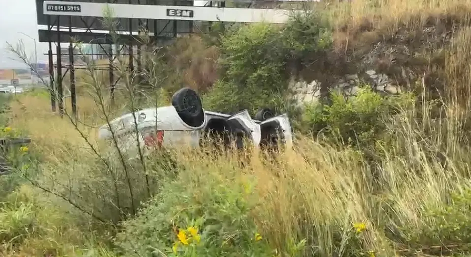Un accidente en Monterrey movilizó cuerpos de emergencia, sin reportes de heridos.