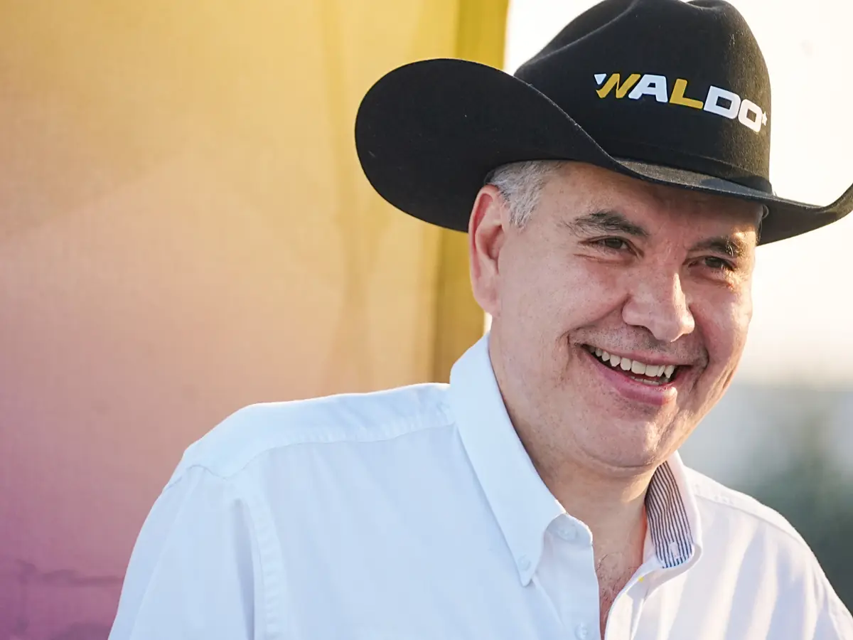 El senador solicita licencia para participar en la elección de gobernador en Nuevo León, confiando en un proceso equitativo.