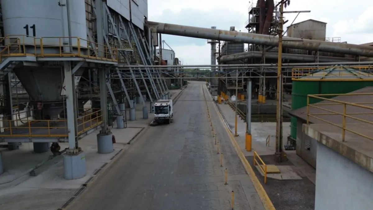 La empresa recicla el 100% de sus residuos, transformando la siderurgia mexicana.
