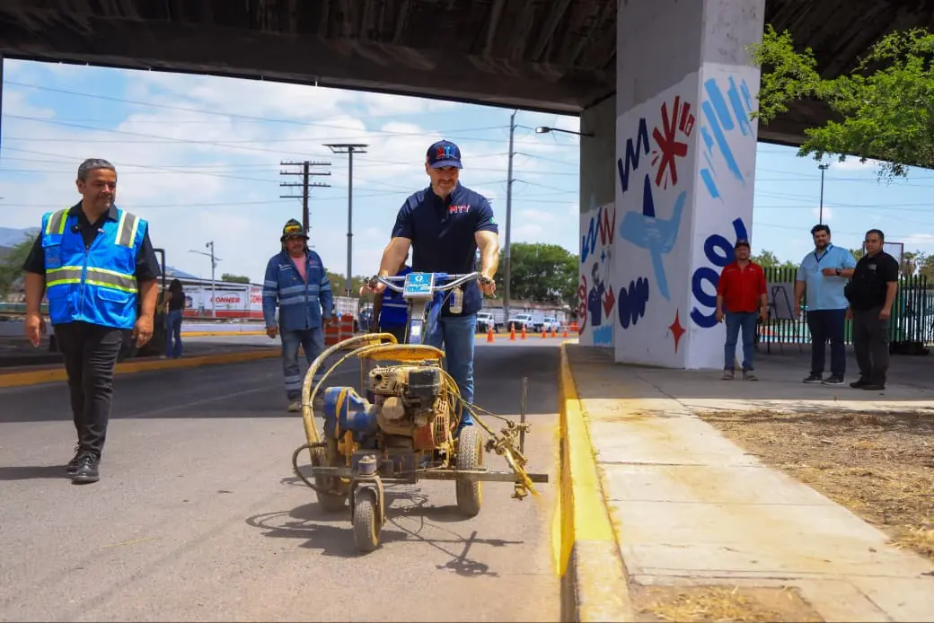 El alcalde de Monterrey impulsa la rehabilitación de espacios públicos en la ciudad.