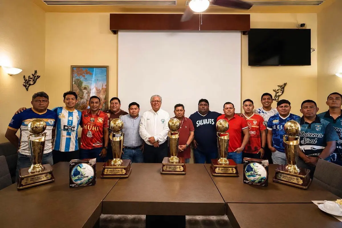 La entrega de trofeos celebró el esfuerzo de equipos promovidos a la Liga Intermedia Estatal.
