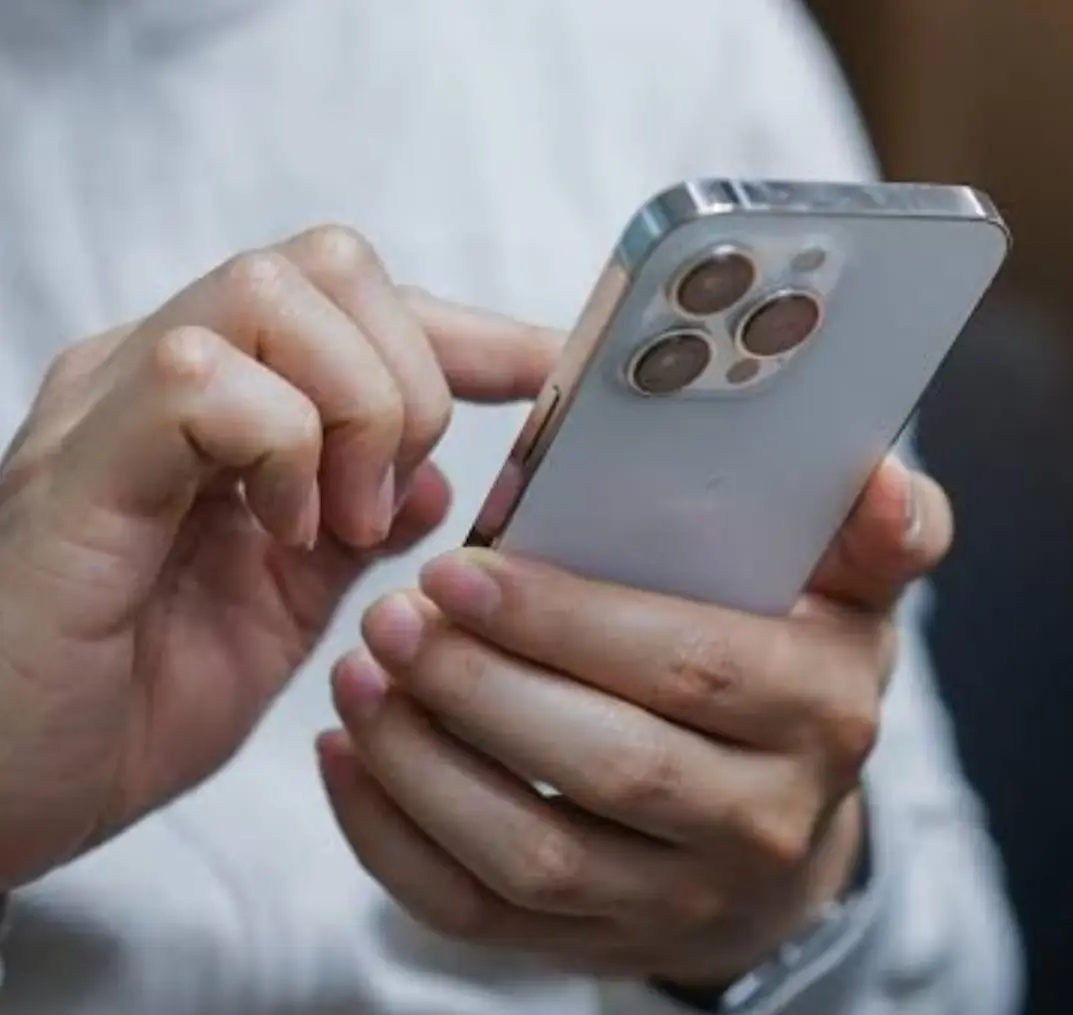 Autoridades advierten sobre fraudes digitales que simulan ser notificaciones oficiales.
