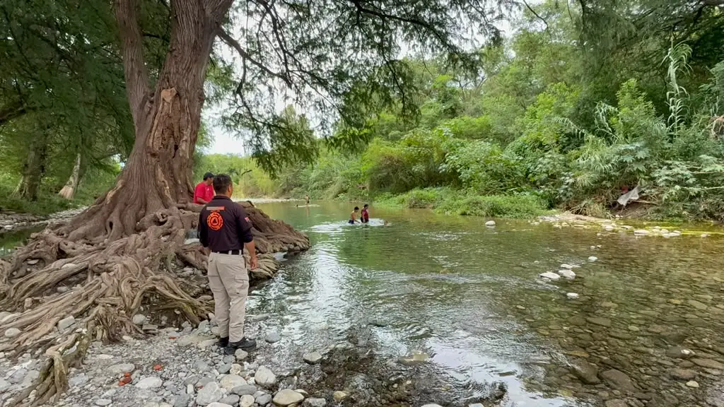 Protección Civil recomienda a los habitantes de Guadalupe evacuar el área por posible aumento del nivel del agua.