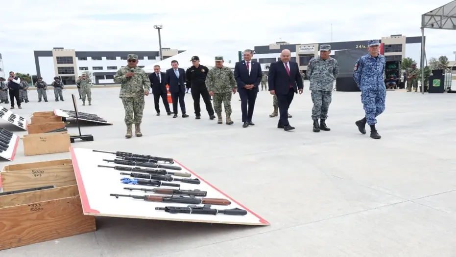La ceremonia busca fortalecer la seguridad y paz en Nuevo León mediante la eliminación de armamento ilegal.