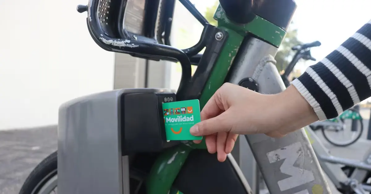 El sistema de movilidad pública de Guadalajara incorpora mil bicicletas eléctricas para mejorar el transporte urbano.